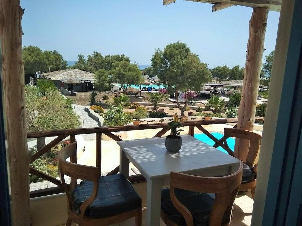 Black Rose Beach Suites Перисса Экстерьер фото